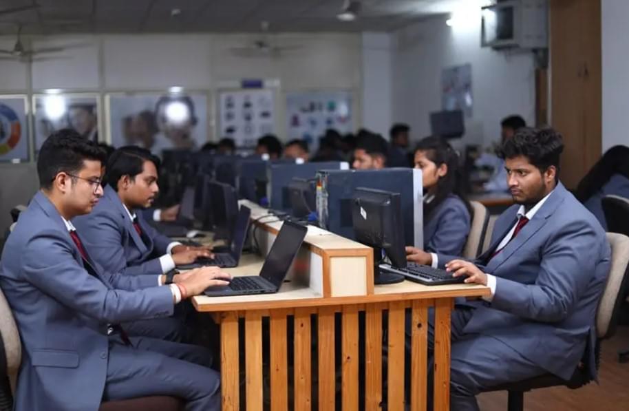 I Business Institute Greater Noida Computer Lab photo 1